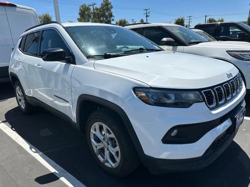 Used 2024 Jeep Compass Latitude AWD/4WD image 1
