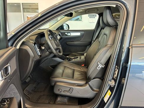 Used 2022 Volvo XC40 T5 Momentum AWD/4WD image 15
