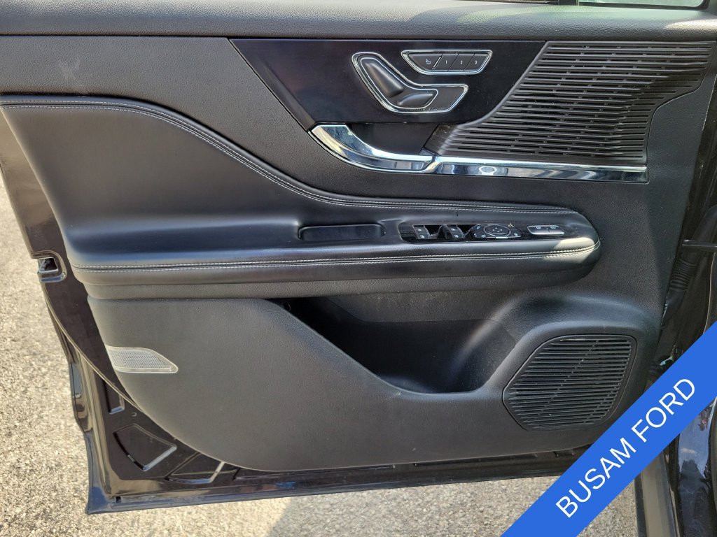 Used 2020 Lincoln Corsair FWD w/ Premium Package image 18
