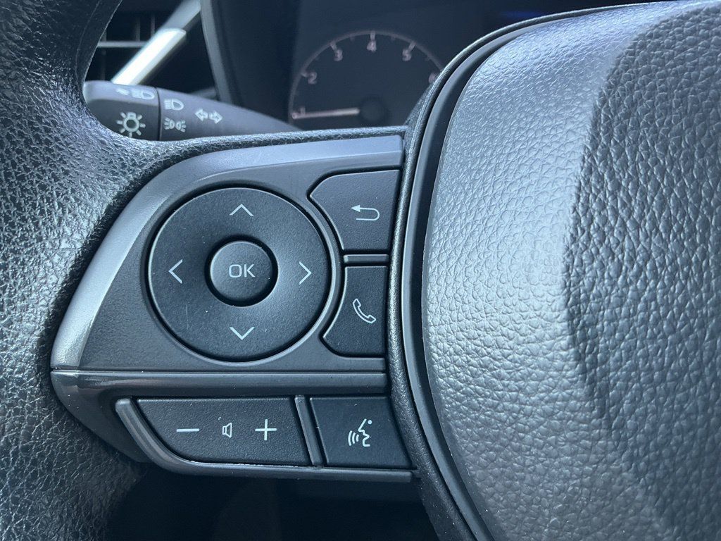 Used 2025 Toyota Corolla LE FWD image 19