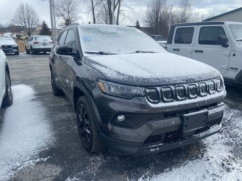 Used 2022 Jeep Compass Altitude image 1