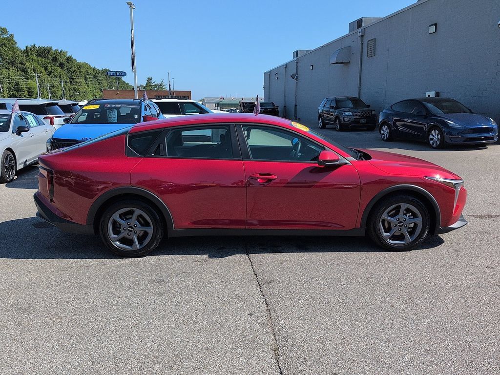 Used 2025 Kia K4 FWD image 2