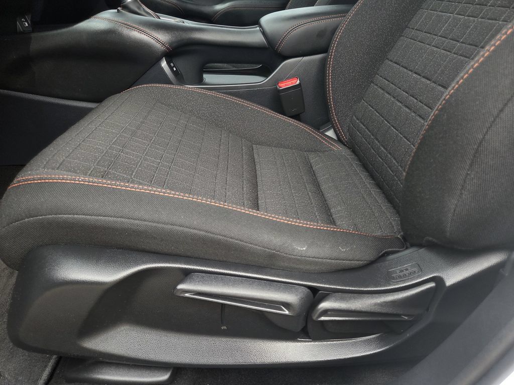 Certified 2025 Honda HR-V Sport image 13