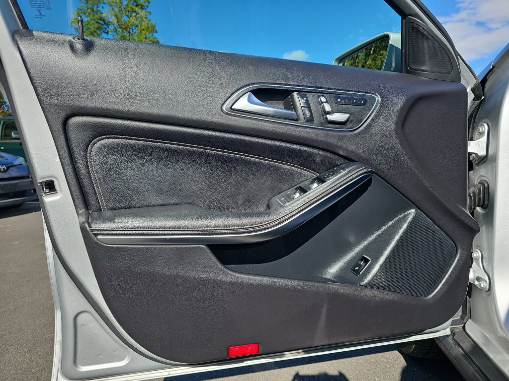 Used 2019 Mercedes-Benz GLA 250 4MATIC image 20