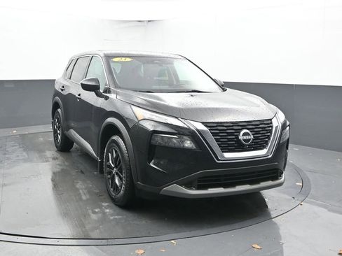 Used 2023 Nissan Rogue S image 3