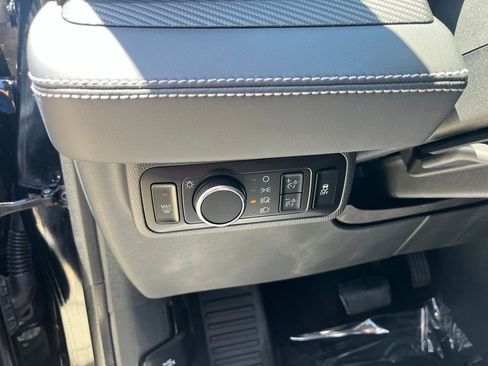 Used 2025 Ford Mustang Mach-E Premium AWD/4WD image 39