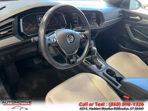 Used 2019 Volkswagen Jetta R-Line FWD image 4