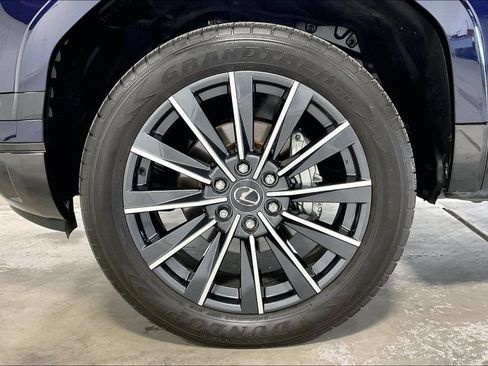 Used 2024 Lexus GX 550 w/ Accessory Package (Z1) AWD/4WD image 10