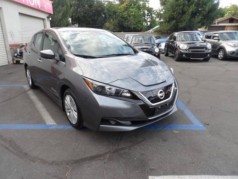Used 2019 Nissan Leaf S w/ S Charge Package FWD image 2