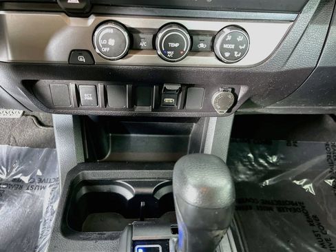 Used 2022 Toyota Tacoma SR w/ SX Package RWD image 19