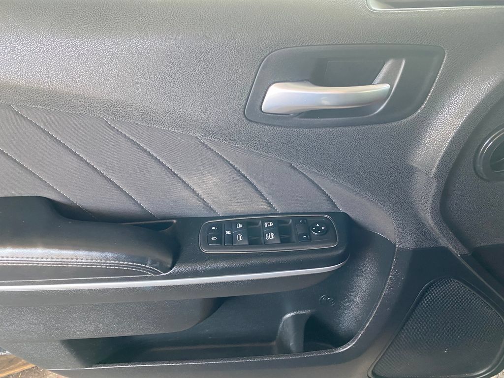 Used 2022 Dodge Charger R/T RWD image 12