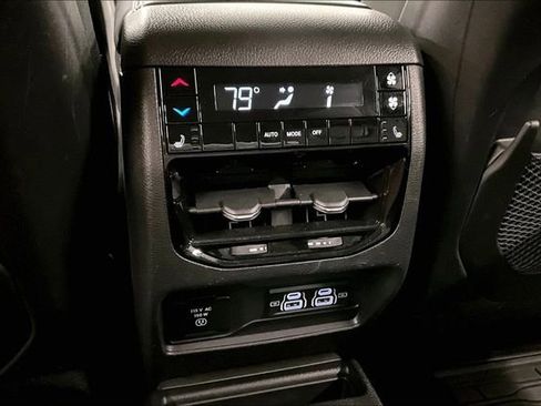 Used 2024 Jeep Grand Cherokee L Limited AWD/4WD image 31