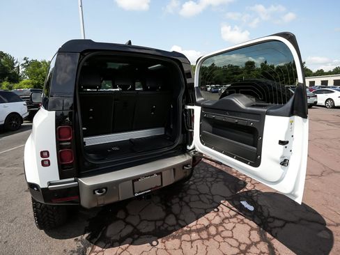 Used 2021 Land Rover Defender 90 X-Dynamic S AWD/4WD image 49