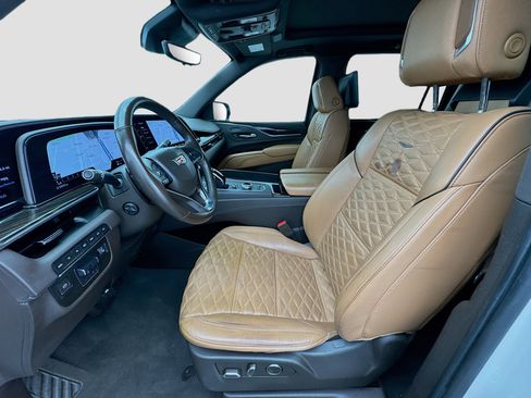 Used 2021 Cadillac Escalade ESV Sport w/ Driver Assist Tech Package AWD/4WD image 13