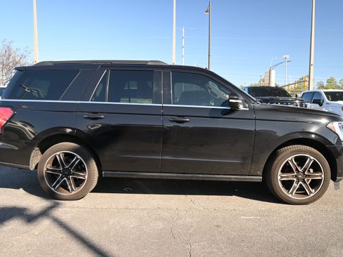 Used 2021 Ford Expedition Limited image 11