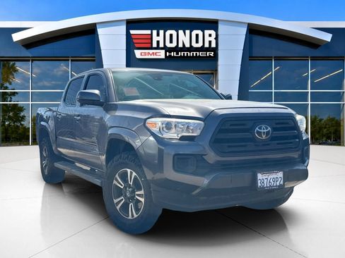 Used 2019 Toyota Tacoma SR RWD image 2