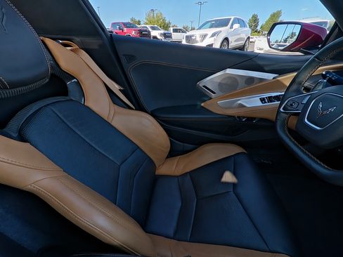 Used 2021 Chevrolet Corvette Stingray Preferred Cpe w/ Z51 Performance Package RWD image 11