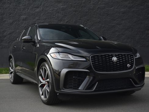 Used 2021 Jaguar F-PACE SVR image 9