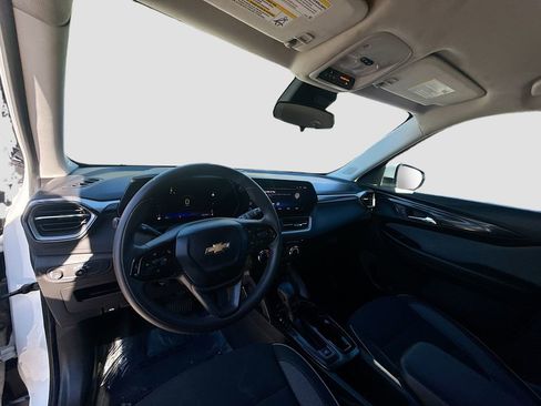 Used 2024 Chevrolet TrailBlazer LT image 9