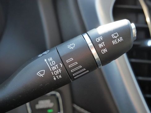 Used 2023 GMC Acadia SLT image 48