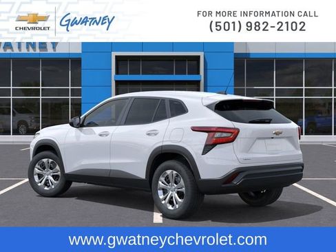 New 2026 Chevrolet Trax LS image 3