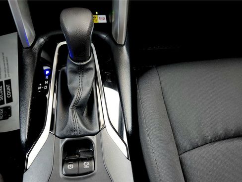 Certified 2023 Toyota Corolla Cross LE w/ Moonroof Package image 29