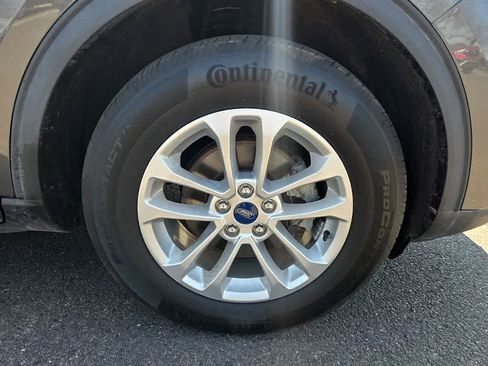 Used 2020 Ford Escape SE image 11