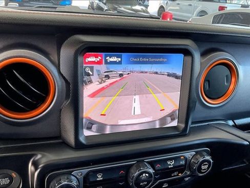 Used 2023 Jeep Gladiator Mojave w/ LED Lighting Group AWD/4WD image 21