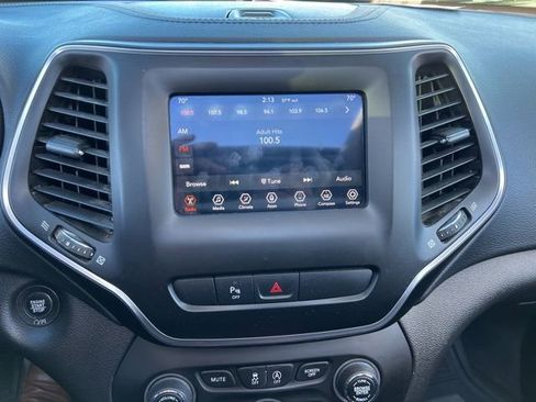 Used 2019 Jeep Cherokee Latitude Plus image 36