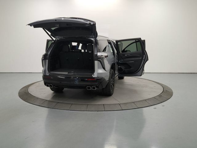 Used 2025 Chevrolet Traverse RS FWD image 15