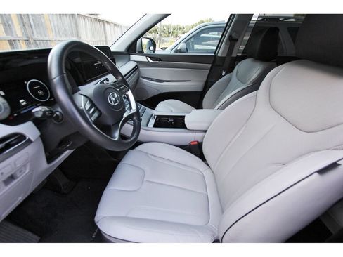 Used 2024 Hyundai Palisade SEL w/ Premium Package FWD image 15