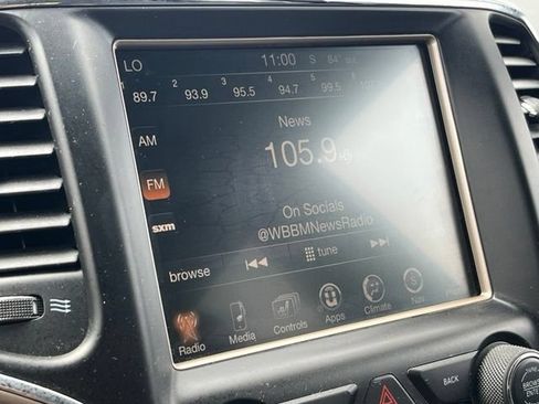 Used 2015 Jeep Grand Cherokee Overland AWD/4WD image 24