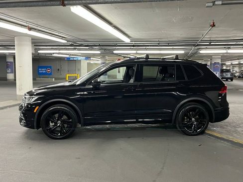 Certified 2023 Volkswagen Tiguan SE R-Line FWD image 32