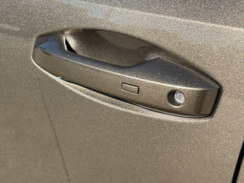 Used 2025 Nissan Kicks SV image 10