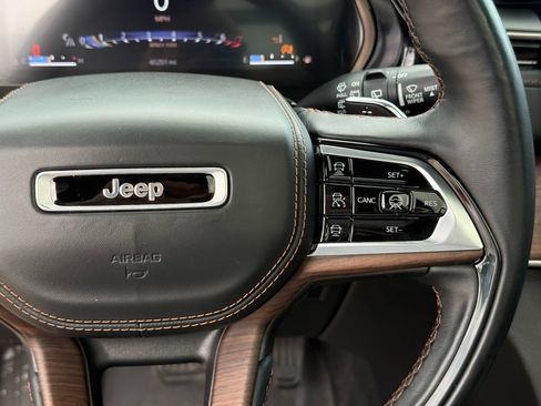 Used 2022 Jeep Grand Cherokee Summit w/ Adv Protech Group IV AWD/4WD image 16