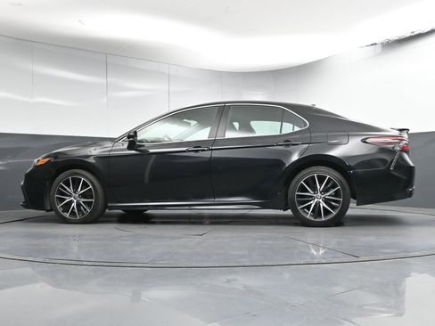 Certified 2023 Toyota Camry SE image 29