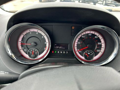 Used 2019 Dodge Grand Caravan SE w/ UConnect Hands-Free Group image 19