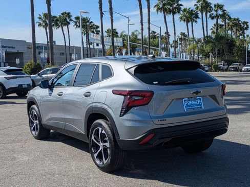 New 2026 Chevrolet Trax RS image 3