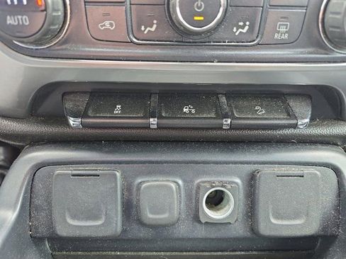 Used 2014 Chevrolet Silverado 1500 LTZ Z71 image 30