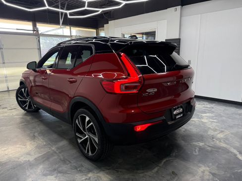 Used 2021 Volvo XC40 T5 R-Design AWD/4WD image 6