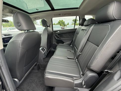 Used 2022 Volkswagen Tiguan SE FWD image 23