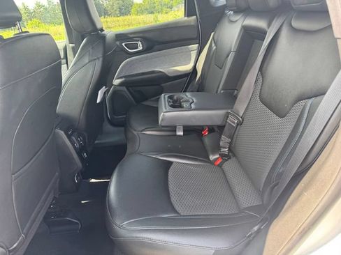 Certified 2024 Jeep Compass Latitude AWD/4WD image 19