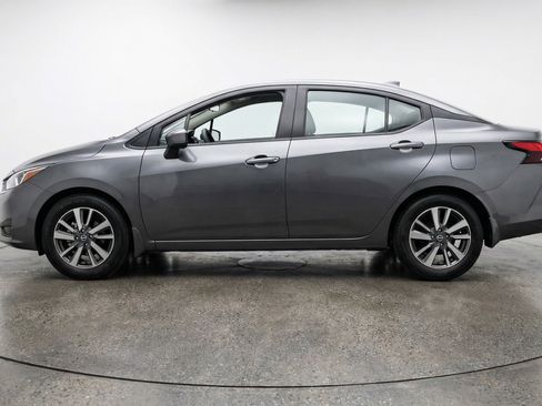 Used 2025 Nissan Versa SV image 5