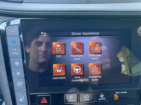 Used 2023 INFINITI QX50 Sport image 39