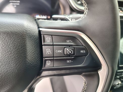 Certified 2024 Jeep Grand Cherokee L Altitude image 35