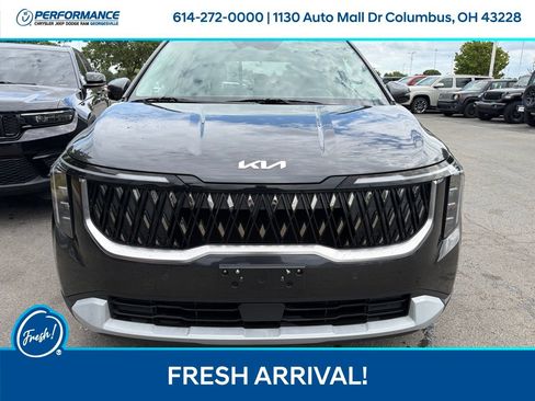 Used 2025 Kia Carnival FWD image 3