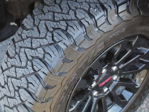 Used 2023 GMC Sierra 1500 AT4X AWD/4WD image 12