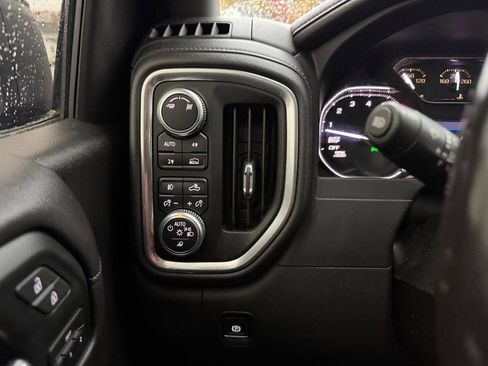 Used 2019 GMC Sierra 1500 SLT image 16