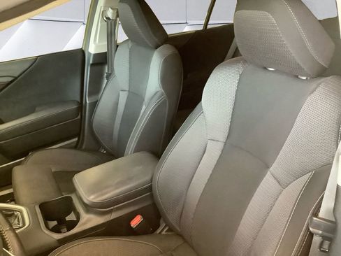 Used 2020 Subaru Outback Premium image 2