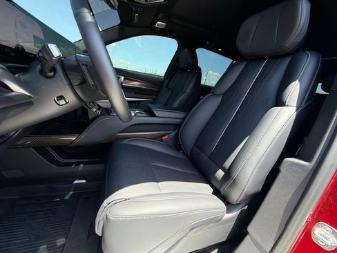 Used 2026 Cadillac Vistiq Luxury AWD/4WD image 28